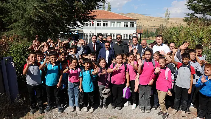Develi'de yoğun gün: Vali Çiçek öğrencilerden esnafa herkesle görüştü