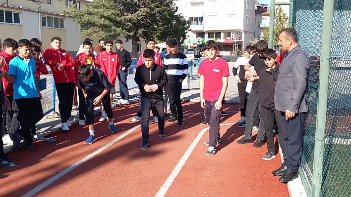 Develi'deki okul spor bölümü ile dikkat çekti! Antrenmana bakın kim katıldı?