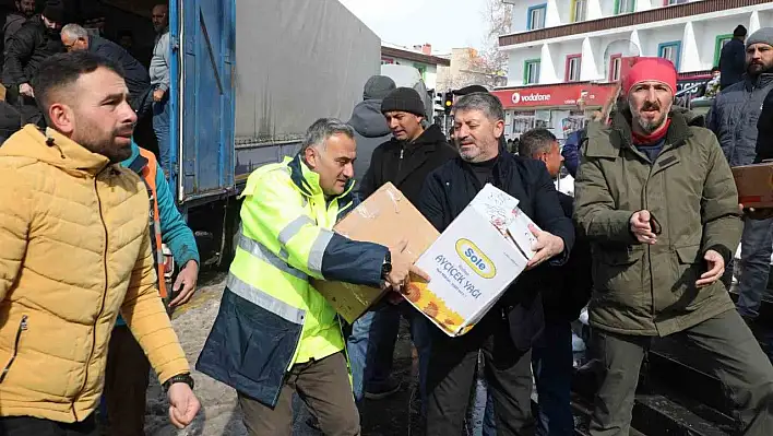 Develi'den depremzedeler için 4 yardım kafilesi daha yola çıktı