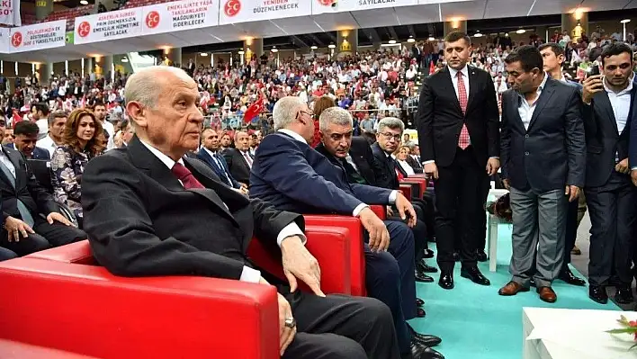 Devlet Bahçeli'ye coşkulu karşılama
