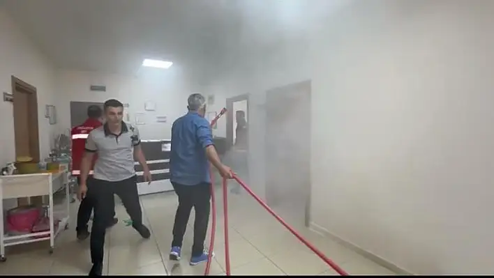 Devlet hastanesinde hareketli anlar! Bu tatbikat gerçeği aratmadı
