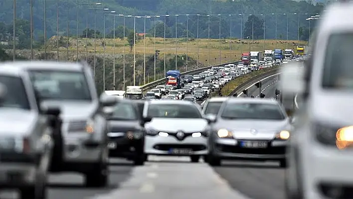 Dikkat! Hangi yollarda dönüş yoğunluğu var?