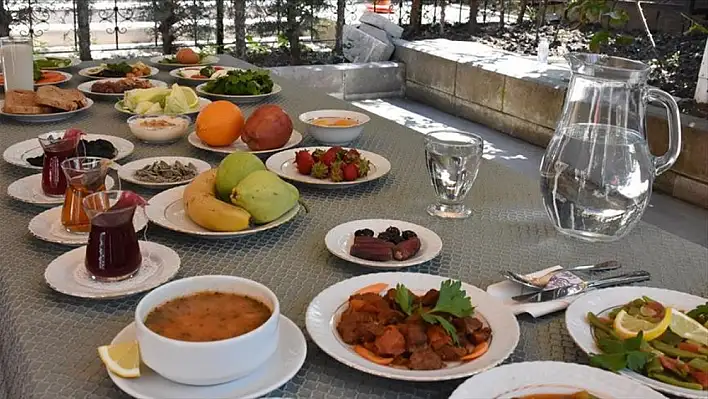 Kayseri'de iftar yapmak lüks oldu! İftar menülerinin fiyatları dudak uçuklattı