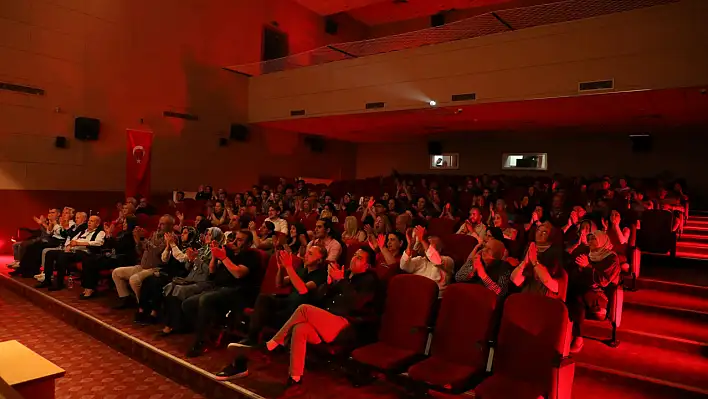 Doğuş'un ünlü korosu Kayseri'de sahne aldı...