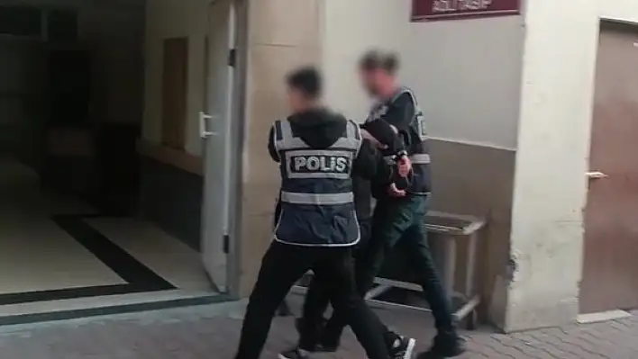 Dolandırıcılık ve hırsızlık suçlarından aranan şahıs yakalandı
