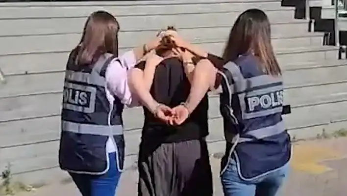 Dolandırıcılık ve hırsızlık suçundan aranan kadın yakalandı