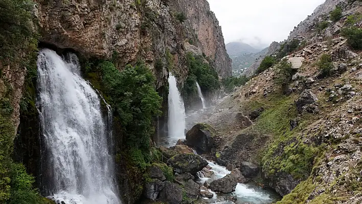 Dünyada eşi az bulunan göreni kendine hayran bırakan manzara Kayseri'de