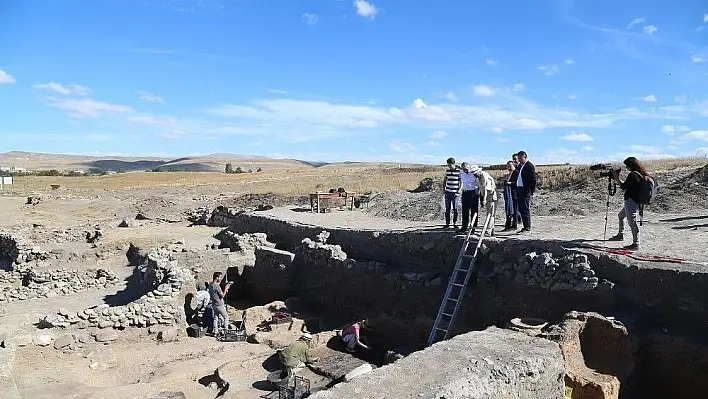 Gözler Kültepe kazılarına çevrildi