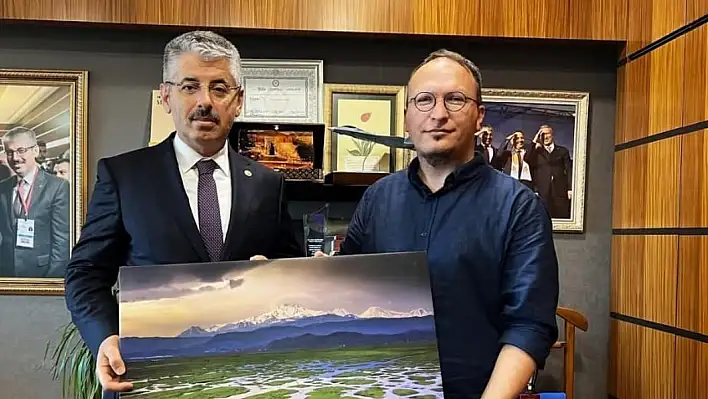 Dünyayı sallayan Tomarzalı yönetmen AK Partili Milletvekili ile buluştu!