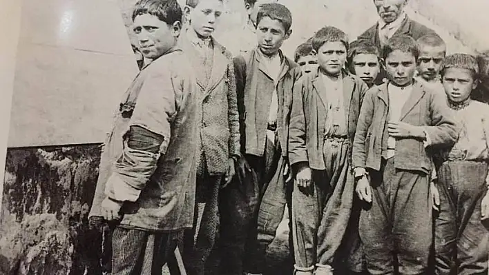 Efsanevi Gül Cemal binasının hikayesi dinleyenleri duygulandırıyor