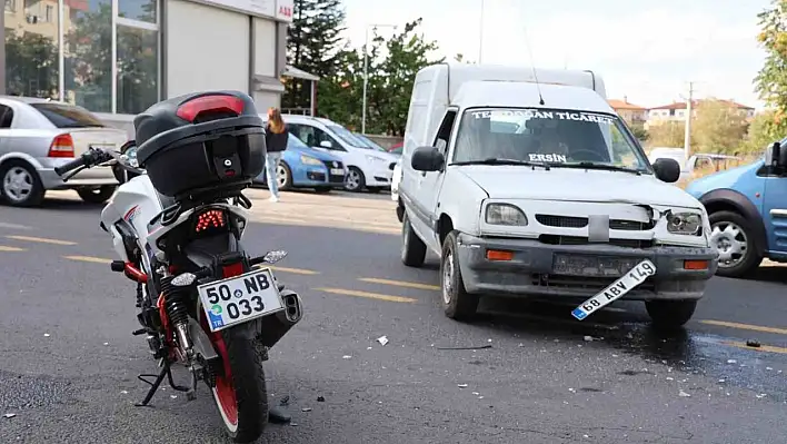 Ehliyetsiz sürücü kaza yaptı! Yaralılar var