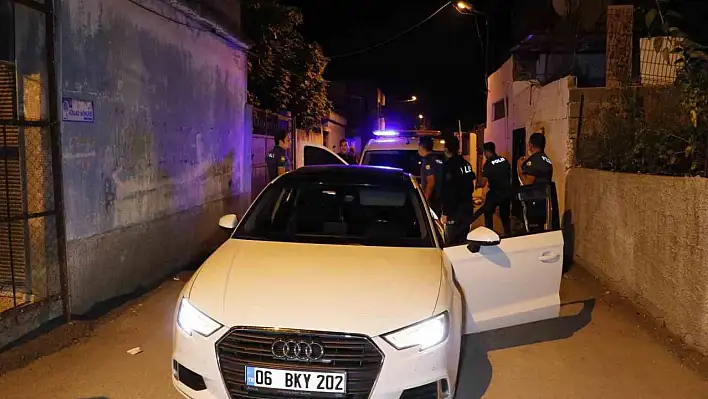 Ehliyetsiz sürücü polisten 15 kilometre kaçabildi, ara sokakta kıskıvrak yakalandı