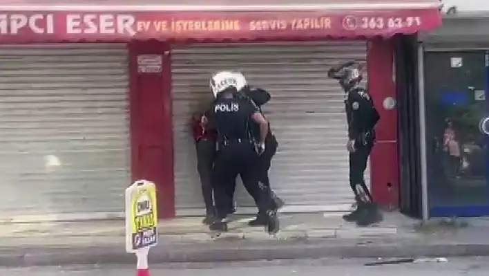 Bıçakla rahatsızlık veren şahıs, etkisiz hale getirildi