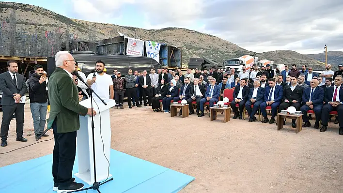 Elitaş: Her türlü lanete layık