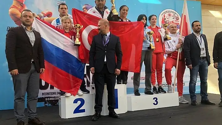 EMF Avrupa Açık Muaythai Kupasında Kayseri Rüzgarı
