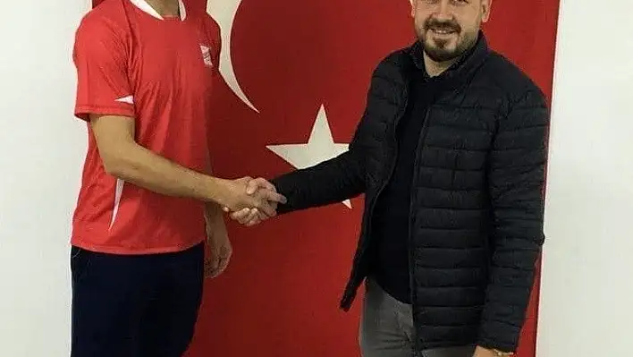 Emre Özden, Ayvalıkgücü Belediyespor'da
