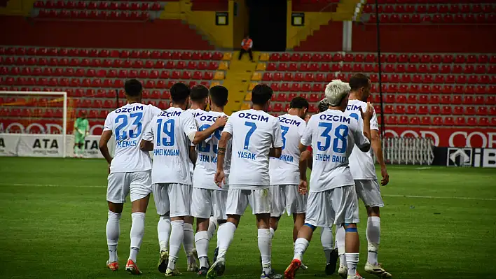 Erciyes 38 FK kupaya bir adım daha yaklaştı
