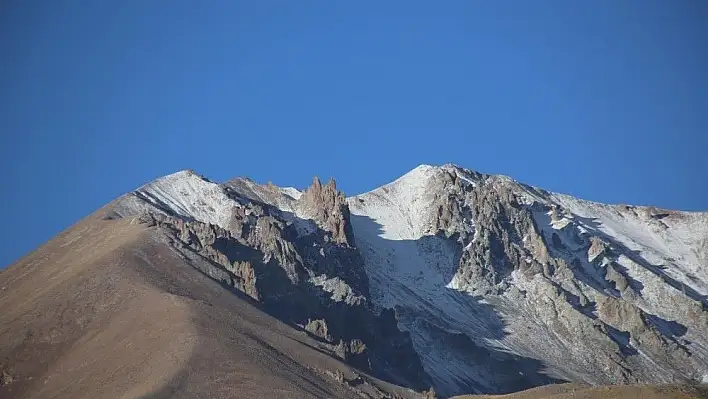 Erciyes`e kar yağdı... 