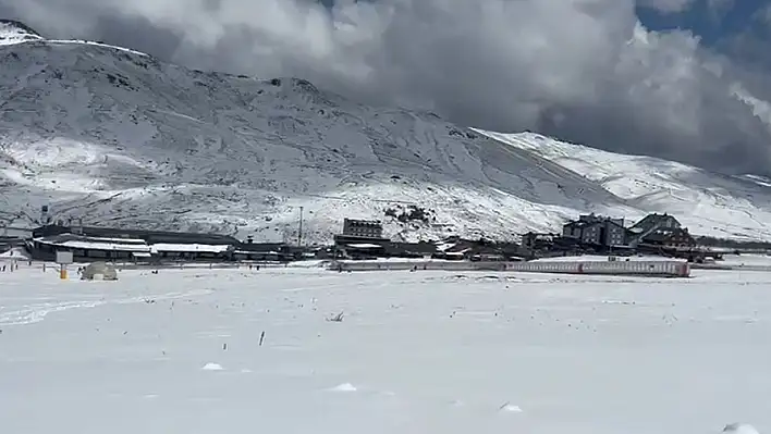 Erciyes'e çıktı şok yaşadı