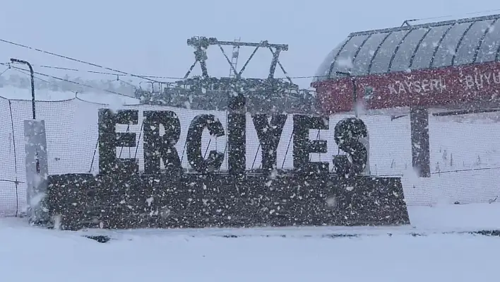 Erciyes tatilcilerin yüzünü güldürdü