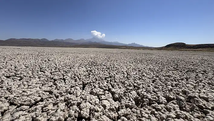 Erciyes'in kar suları yetmedi: İncesu'da 6 km²'lik göl kurudu