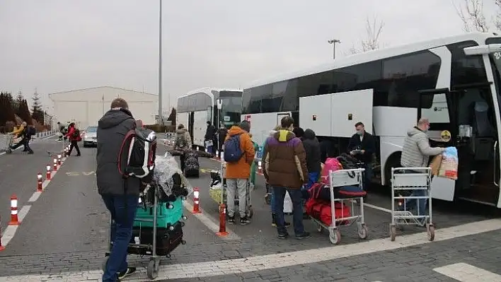 Erciyes Kayak Merkezi'ne sezonun ilk charter seferi Ukrayna'dan