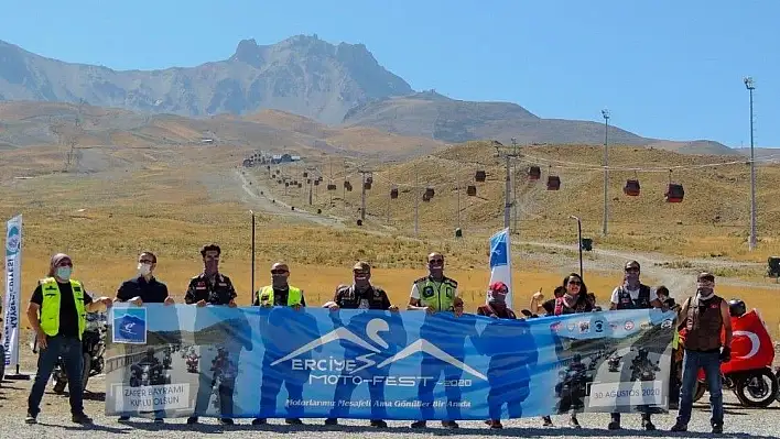 Erciyes Moto Fest Demir Atlıların Zafer Bayramı kutlaması ile yapıldı.
