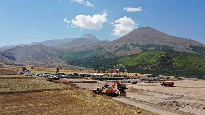 Erciyes'te 4 yeni otel daha hizmete açıldı