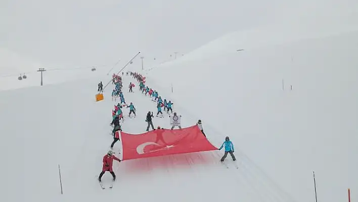 Erciyes'te Çanakkale Zaferi'nin 107. yılı kutlandı