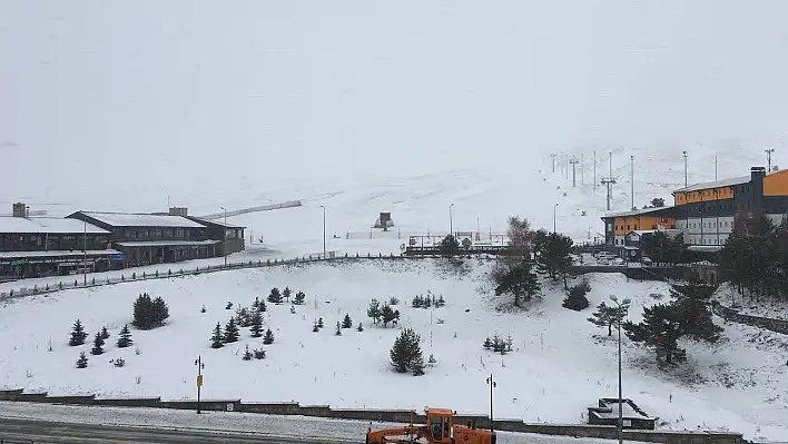 Erciyes'te kar yağışı