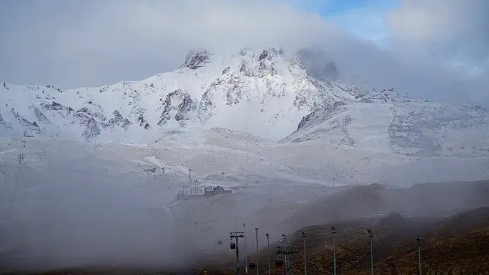 Erciyes'te kış masalı başladı