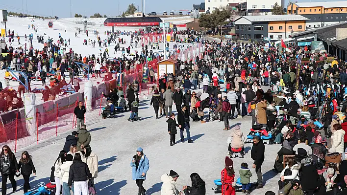 Erciyes'te sömestr coşkusu! Kayak merkezi tatilcilerle doldu taştı!