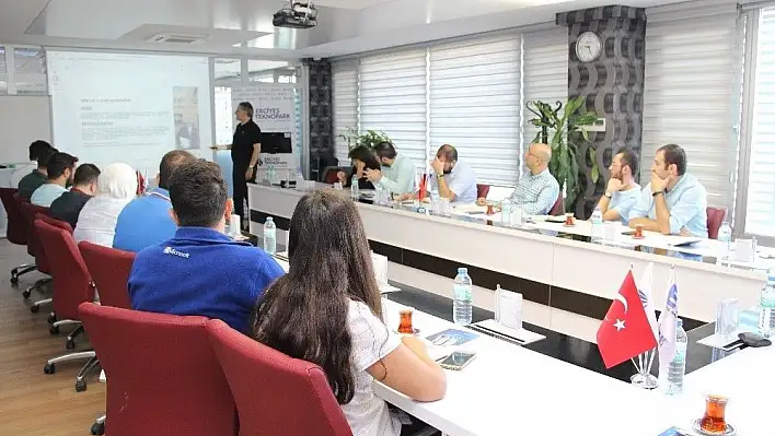 Erciyes Teknopark'ta hızlı ve etkili problem çözme tekniği eğitimi düzenlendi
