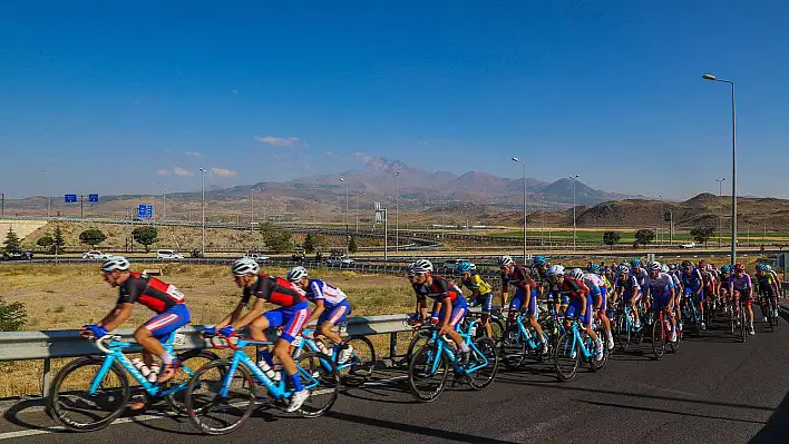 Erciyes, 17 ülkeden 500'e yakın sporcuyu ağırladı