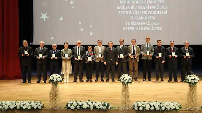 Erciyes Üniversitesi'nde ödül yağmuru