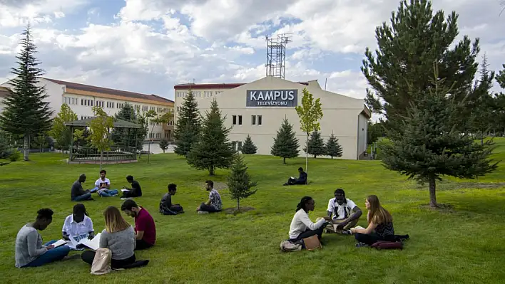 Erciyes Üniversitesi'nde öğrencilere kötü haber! 100'de 100 zam...