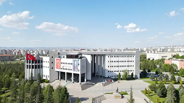 Erciyes Üniversitesi'nde yeni görevlendirme! Bakın o isim ikinci kez hangi göreve getirildi?