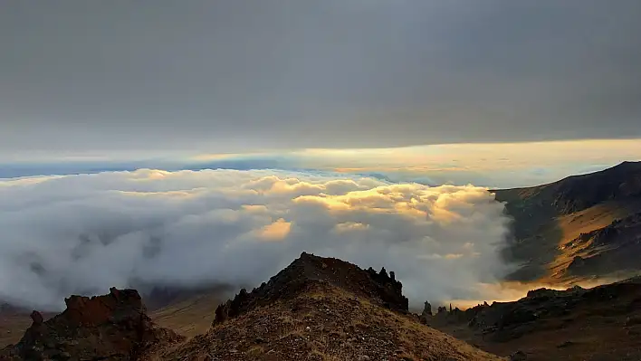 Erciyes yine büyüledi! Bulutların üstünde unutulmaz anlar