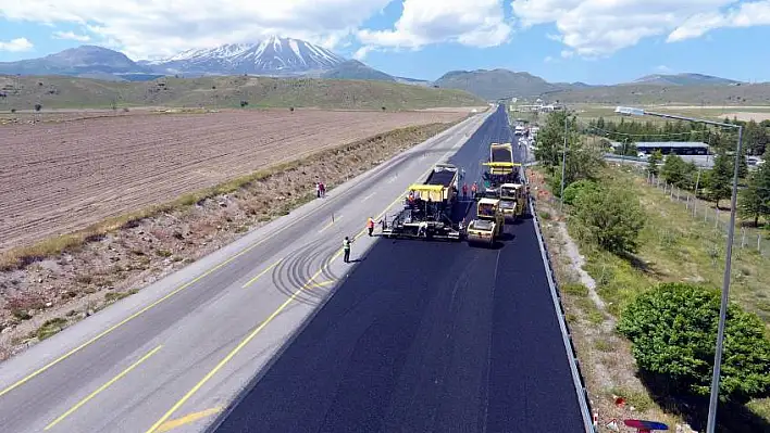 Erciyes yolu asfaltında aşınma katmanı çalışmalarına başlandı