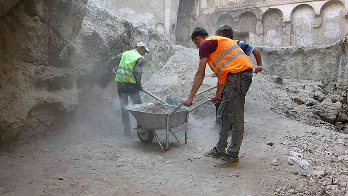 Erdemli Vadisi'nde temizlik çalışması