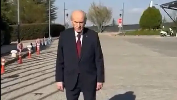 Ersoy: Sen yürü dağlar yürür ardından Liderim..