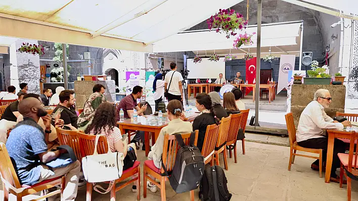 ERÜ Bilim Kafe'de sağlık sırları konuşuldu