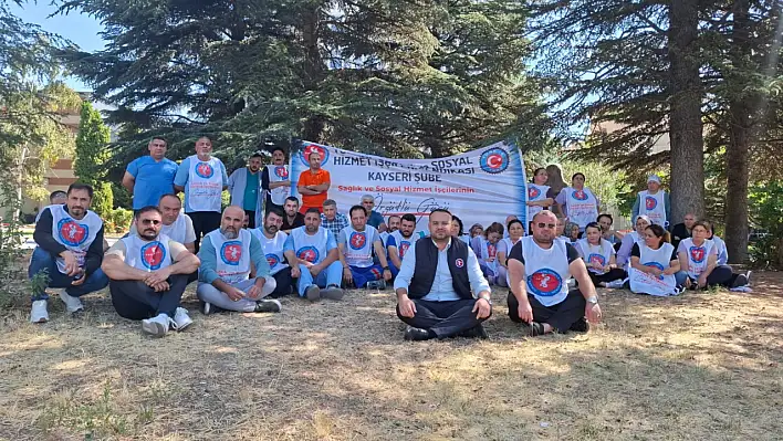ERÜ çalışanları eylemde: Biz emeğimizi taksitli vermedik, karşılığını da taksitli almayacağız