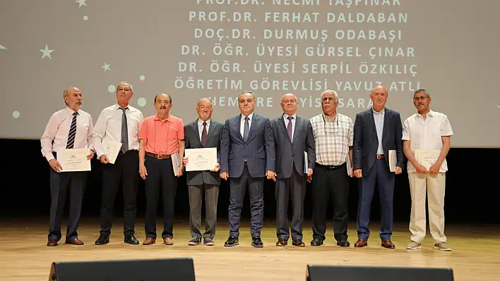 ERÜ'de 2024'ün yıldızları ödüllerini aldı!
