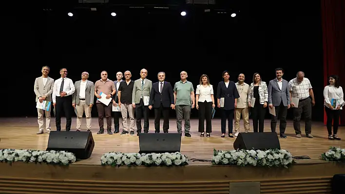 ERÜ'de araştırma başarıları ödüllendirildi!
