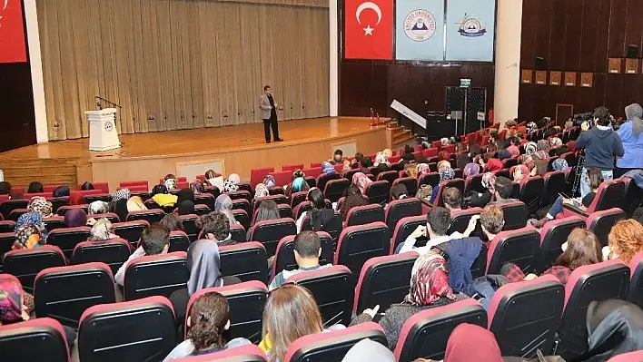 ERÜ'de 'Evlilik Okulu Seminerleri' Başladı
