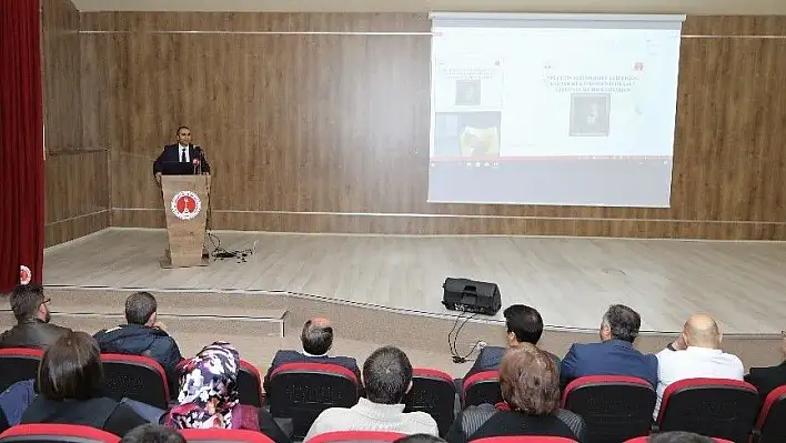 ERÜ'de 'Milletin Sesi Mehmet Akif Ersoy' Konulu Konferans Düzenlendi
