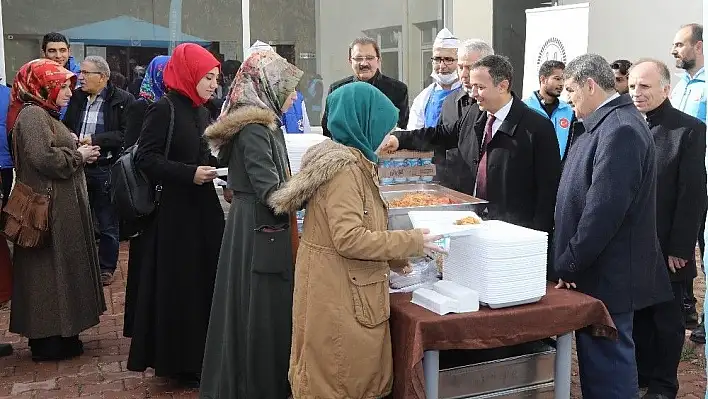 ERÜ İlahiyat Fakültesi'nde 'Mevlid-i Nebi Haftası' Etkinliği Düzenlendi
