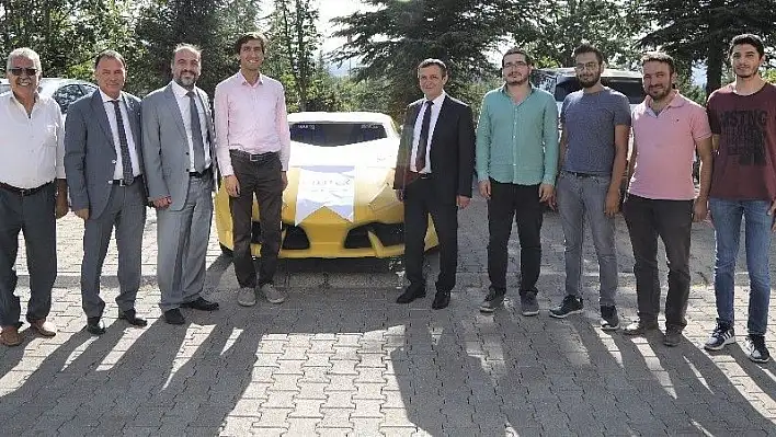 ERÜ'lü öğrenciler insansız elektrikli otomobil geliştirdi
