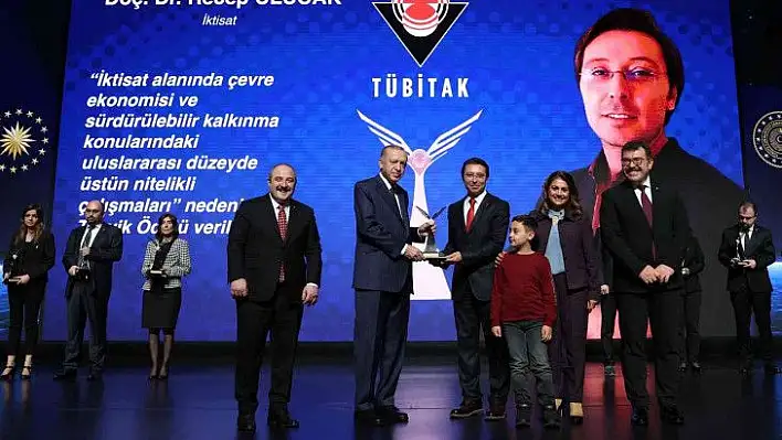 ERÜ Öğretim Üyeleri TÜBA ve TÜBİTAK Bilim Ödüllerini Aldı